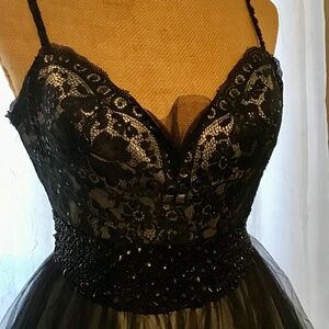 Beautiful homecoming / prom dress by Flirt/Maggie Sottero